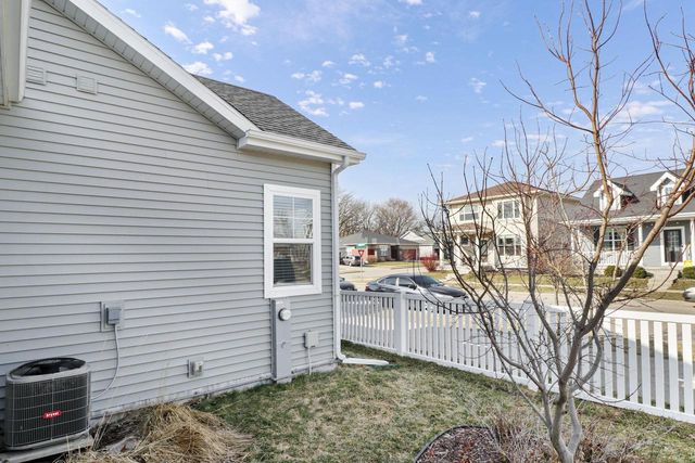 1203 Twisted Branch Way, Sun Prairie, WI 53590