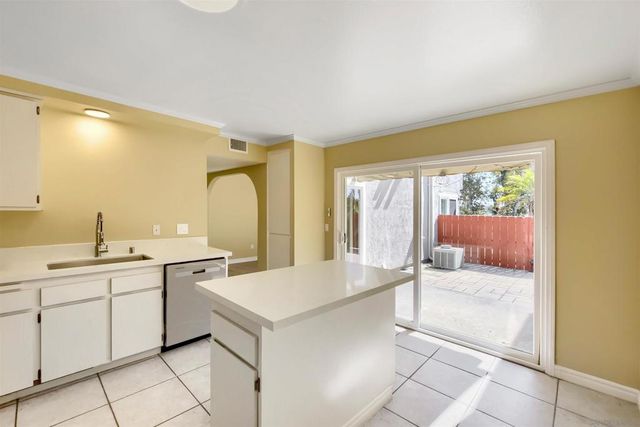 5095 La Cuenta Dr, San Diego, CA 92124