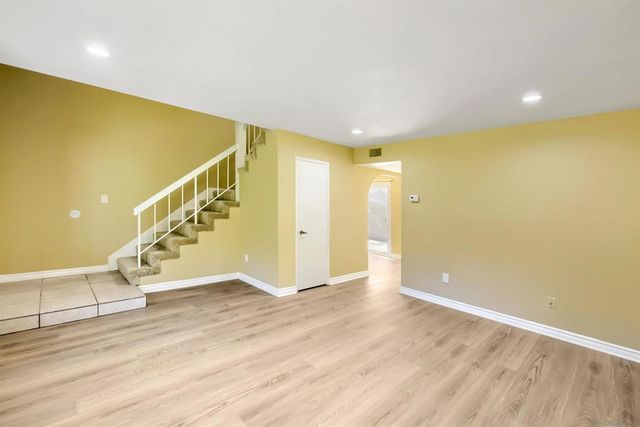 5095 La Cuenta Dr, San Diego, CA 92124