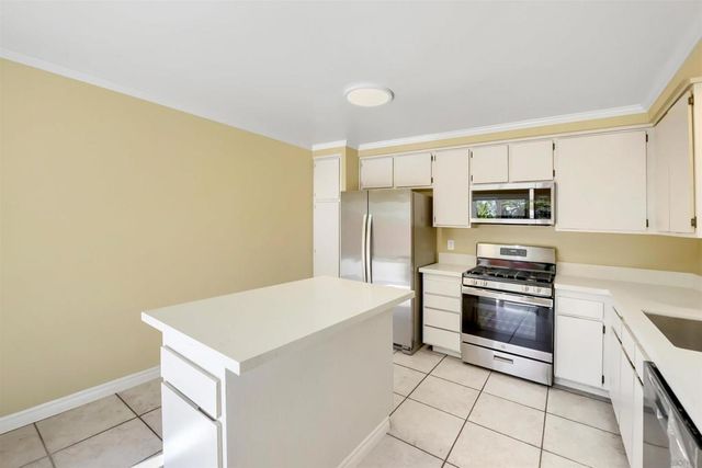 5095 La Cuenta Dr, San Diego, CA 92124
