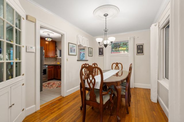 122 Austin St, Newton, MA 02460