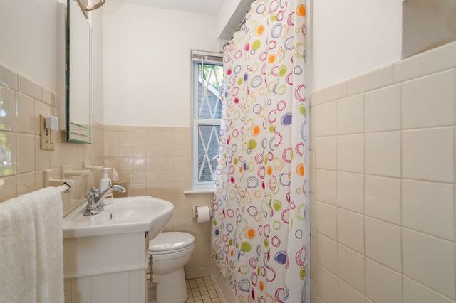 122 Austin St, Newton, MA 02460