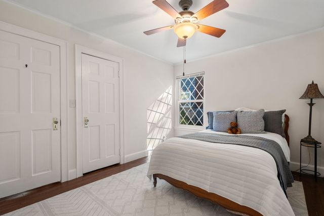 122 Austin St, Newton, MA 02460