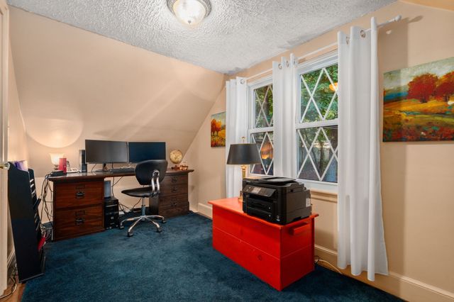 122 Austin St, Newton, MA 02460