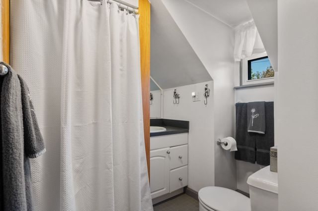 122 Austin St, Newton, MA 02460