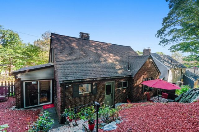 122 Austin St, Newton, MA 02460