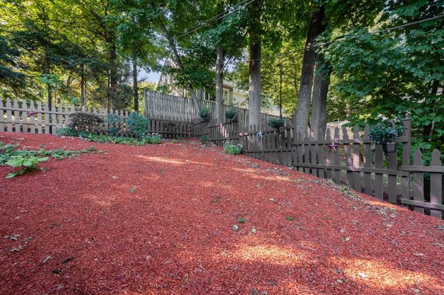 122 Austin St, Newton, MA 02460