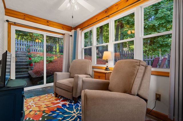 122 Austin St, Newton, MA 02460