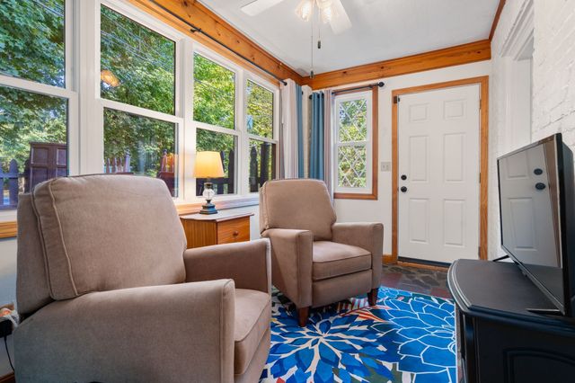 122 Austin St, Newton, MA 02460