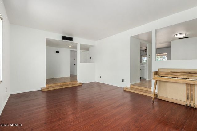 4729 W ORANGEWOOD Avenue, Glendale, AZ 85301