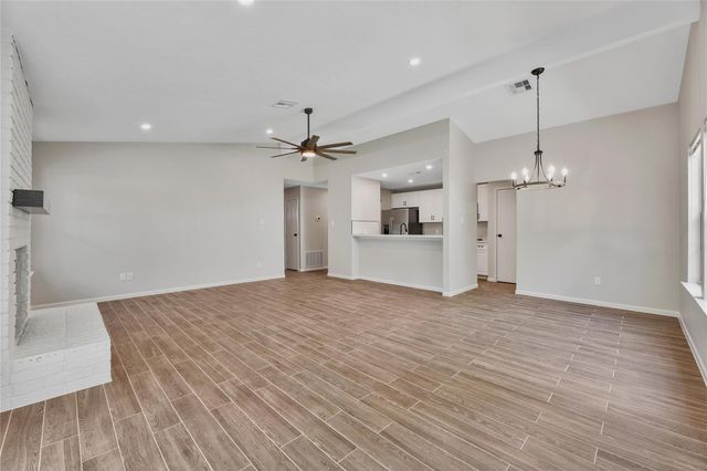 7 E Brookberry Court, The Woodlands, TX 77381