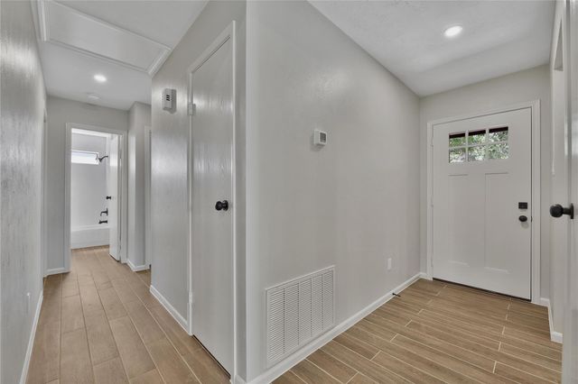 7 E Brookberry Court, The Woodlands, TX 77381