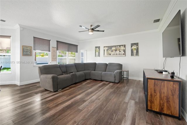 2225 NW 128th Ave, Pembroke Pines, FL 33028