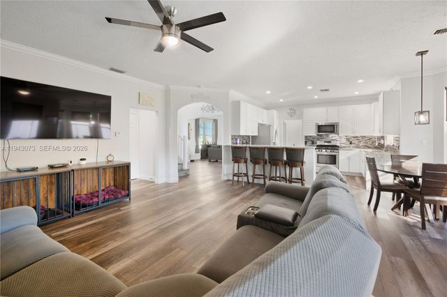 2225 NW 128th Ave, Pembroke Pines, FL 33028