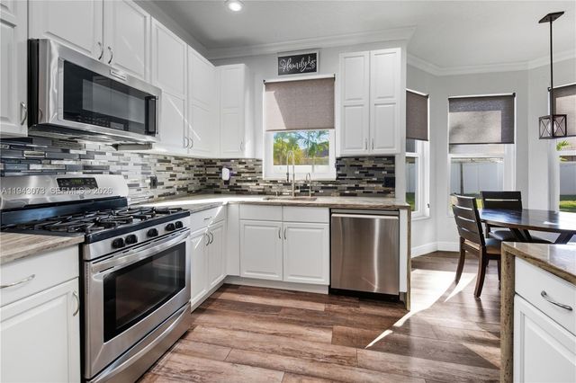 2225 NW 128th Ave, Pembroke Pines, FL 33028