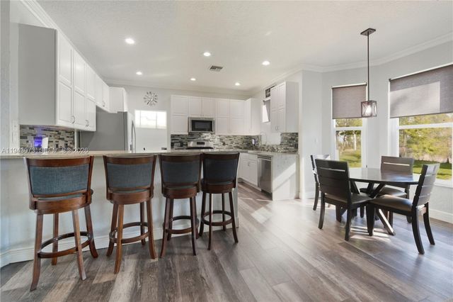 2225 NW 128th Ave, Pembroke Pines, FL 33028