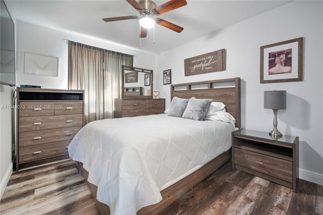 2225 NW 128th Ave, Pembroke Pines, FL 33028