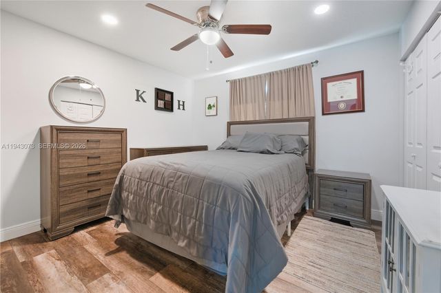 2225 NW 128th Ave, Pembroke Pines, FL 33028