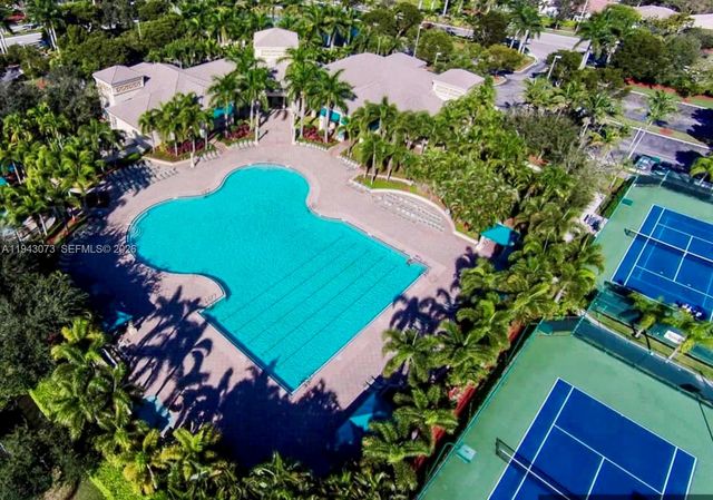 2225 NW 128th Ave, Pembroke Pines, FL 33028