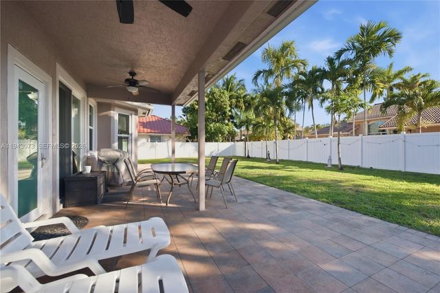 2225 NW 128th Ave, Pembroke Pines, FL 33028