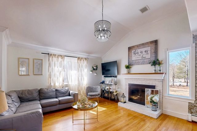 1360 East St, Mansfield, MA 02048