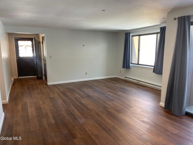 60 Snowberry Road, Malta, NY 12020