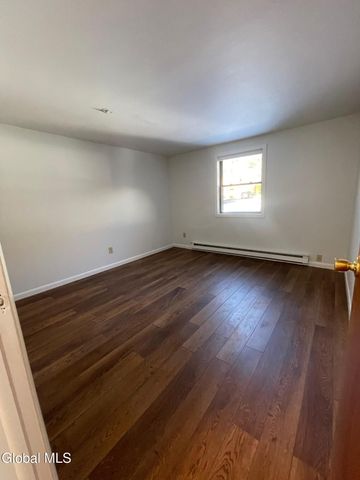 60 Snowberry Road, Malta, NY 12020