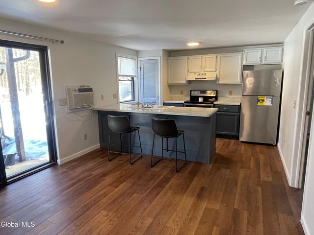 60 Snowberry Road, Malta, NY 12020