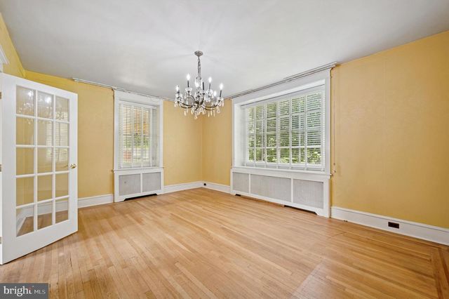 825 E HAINES ST, Philadelphia, PA 19138