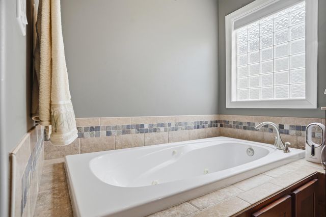2205 OAK HARBOR CT, Columbia, MO 65203