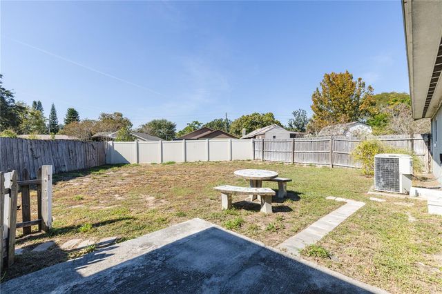 903 VIRGINIA AVENUE, Tavares, FL 32778