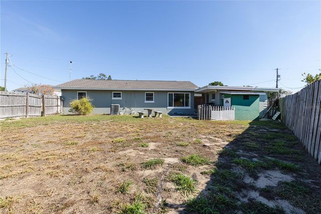903 VIRGINIA AVENUE, Tavares, FL 32778