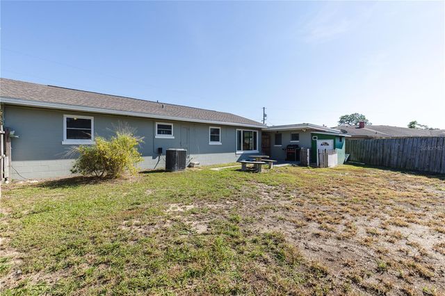 903 VIRGINIA AVENUE, Tavares, FL 32778