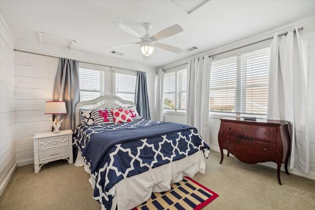 4211 Long Tom Ct, Galveston, TX 77554