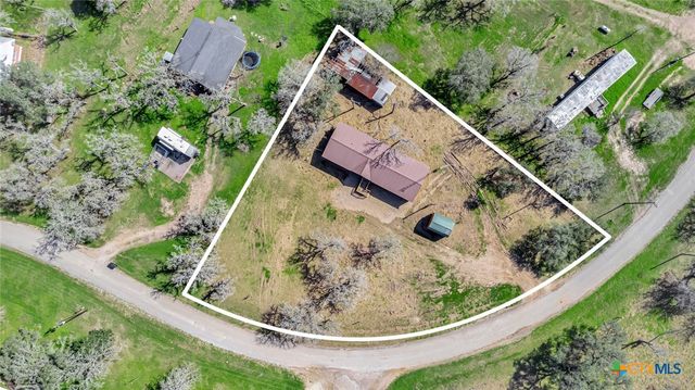 233 Chris Thompson Road, Victoria, TX 77905