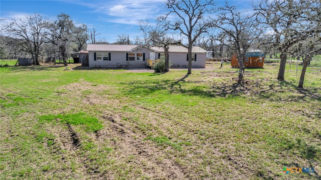 233 Chris Thompson Road, Victoria, TX 77905