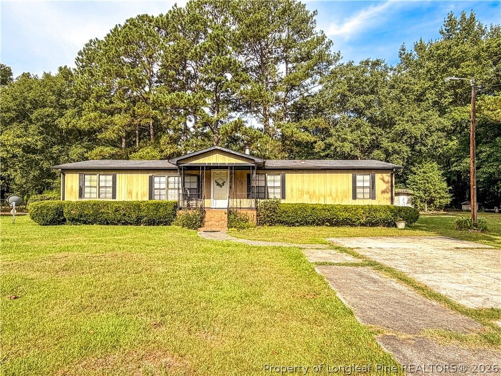 427 Lark Avenue, Lumberton, NC 28358 — exterior