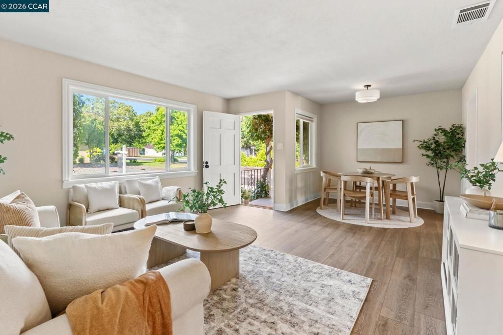 Image 17 of property listing at 934 Juanita Drive, Lafayette, CA 94595