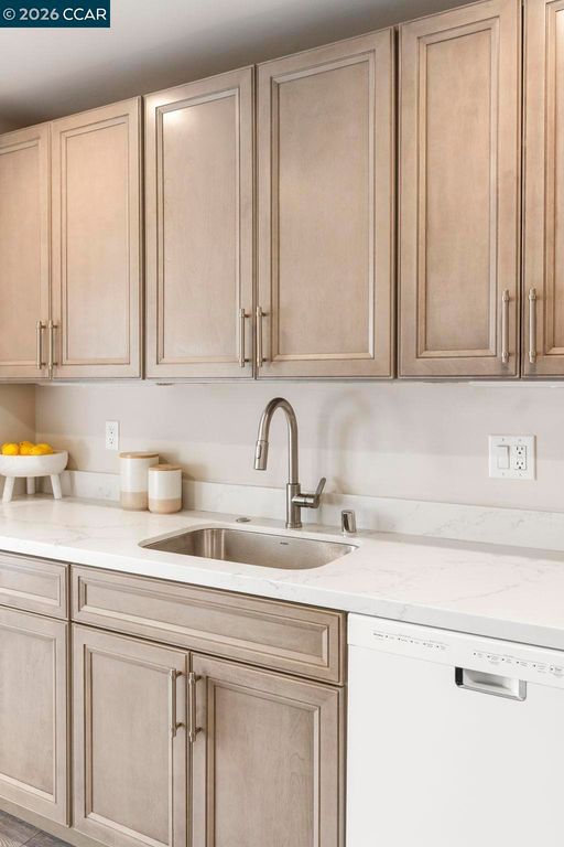 Image 24 of property listing at 934 Juanita Drive, Lafayette, CA 94595