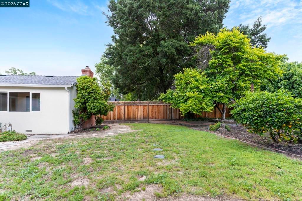 Image 28 of property listing at 934 Juanita Drive, Lafayette, CA 94595