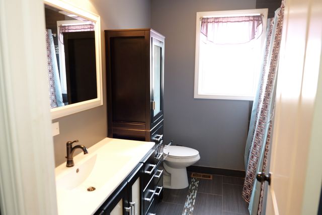 3223 W 84th Place, Chicago, IL 60652