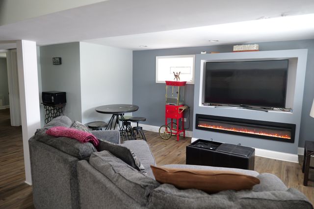 3223 W 84th Place, Chicago, IL 60652