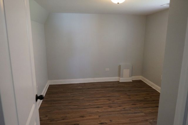3223 W 84th Place, Chicago, IL 60652