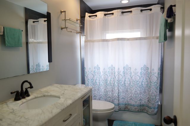 3223 W 84th Place, Chicago, IL 60652