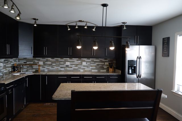 3223 W 84th Place, Chicago, IL 60652