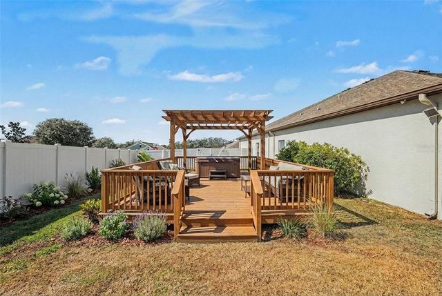 12324 LOOPBACK DRIVE, San Antonio, FL 33576