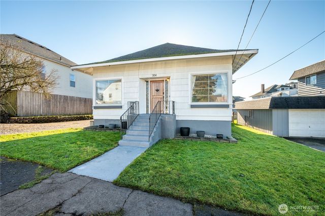 304 Crawford Street, Kelso, WA 98626