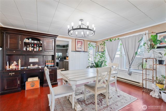 304 Crawford Street, Kelso, WA 98626