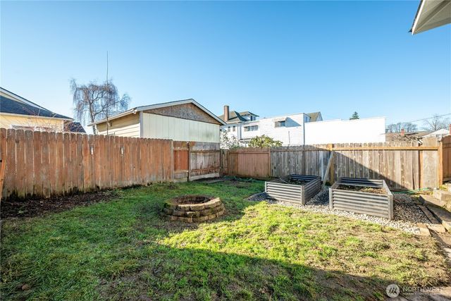 304 Crawford Street, Kelso, WA 98626