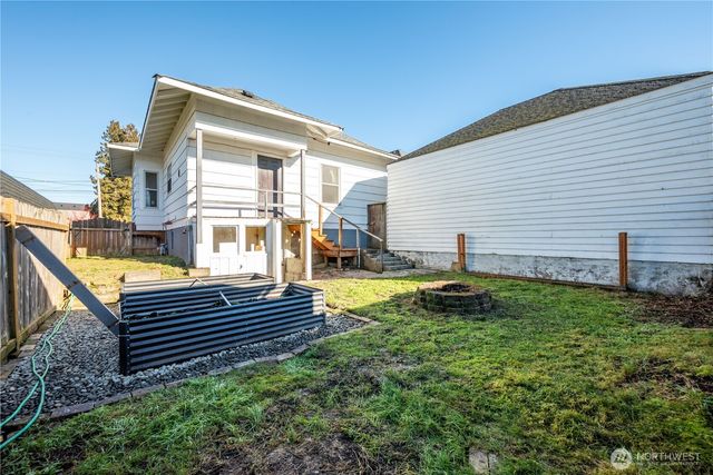 304 Crawford Street, Kelso, WA 98626